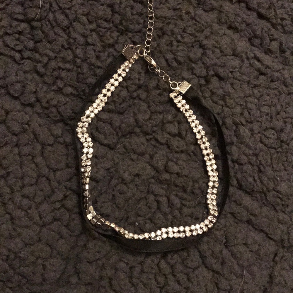 choker necklace